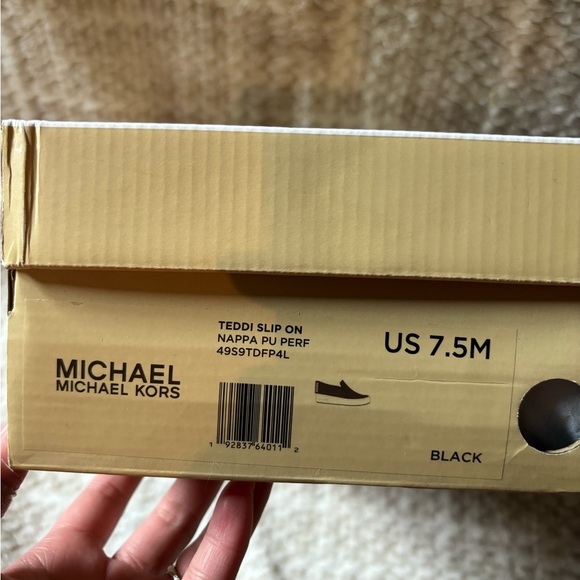 Brandnew Michaels Kors black Slip on shoes - Picture 4 of 4